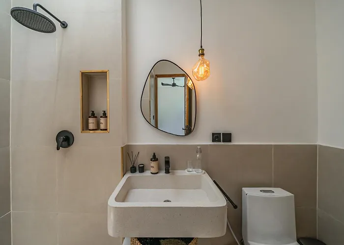 别墅 Nara - Contemporary 2br With Rooftop & Near