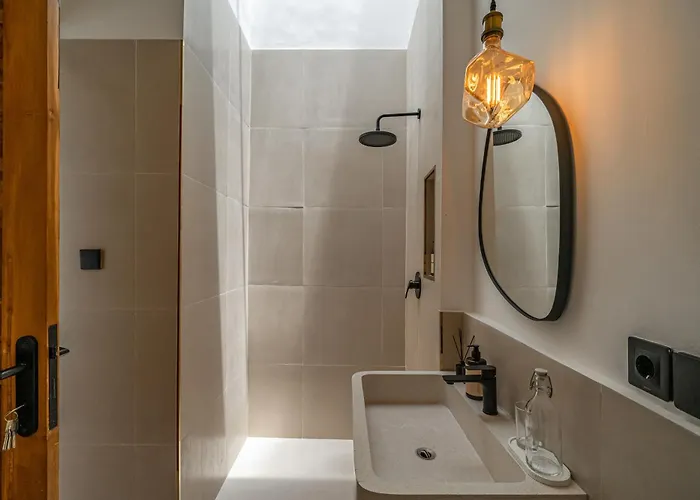 Nara - Contemporary 2br With Rooftop & Near 别墅 *