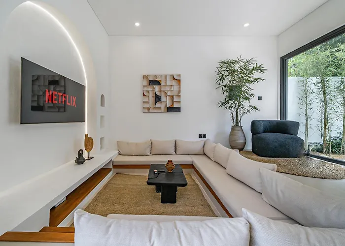 Nara - Contemporary 2br With Rooftop & Near *