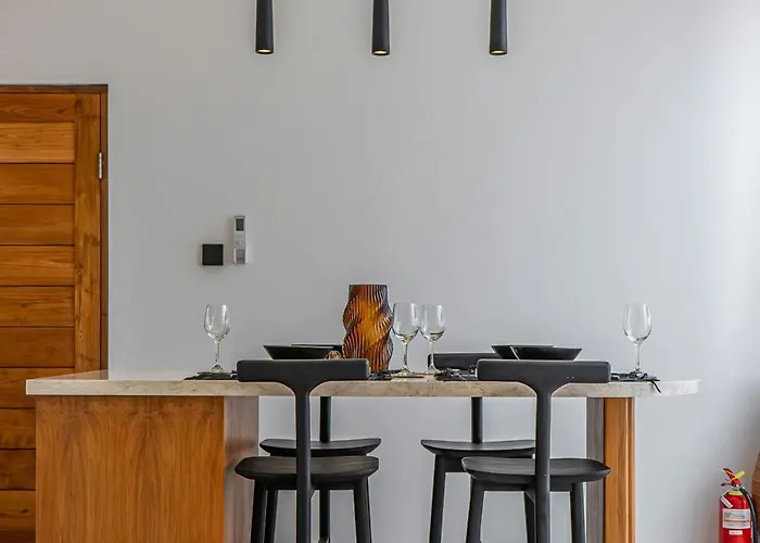 Nara - Contemporary 2br With Rooftop & Near Villa *