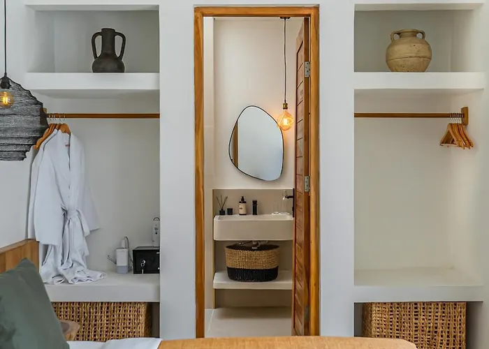 Nara - Contemporary 2br With Rooftop & Near Villa Uluwatu