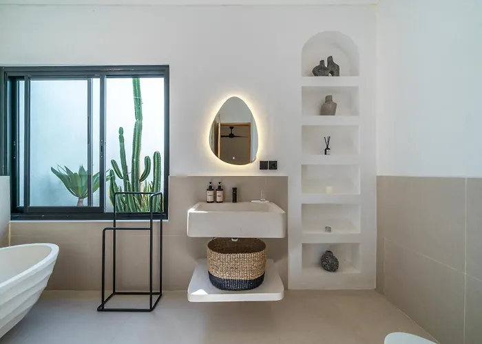 Nara - Contemporary 2br With Rooftop & Near *